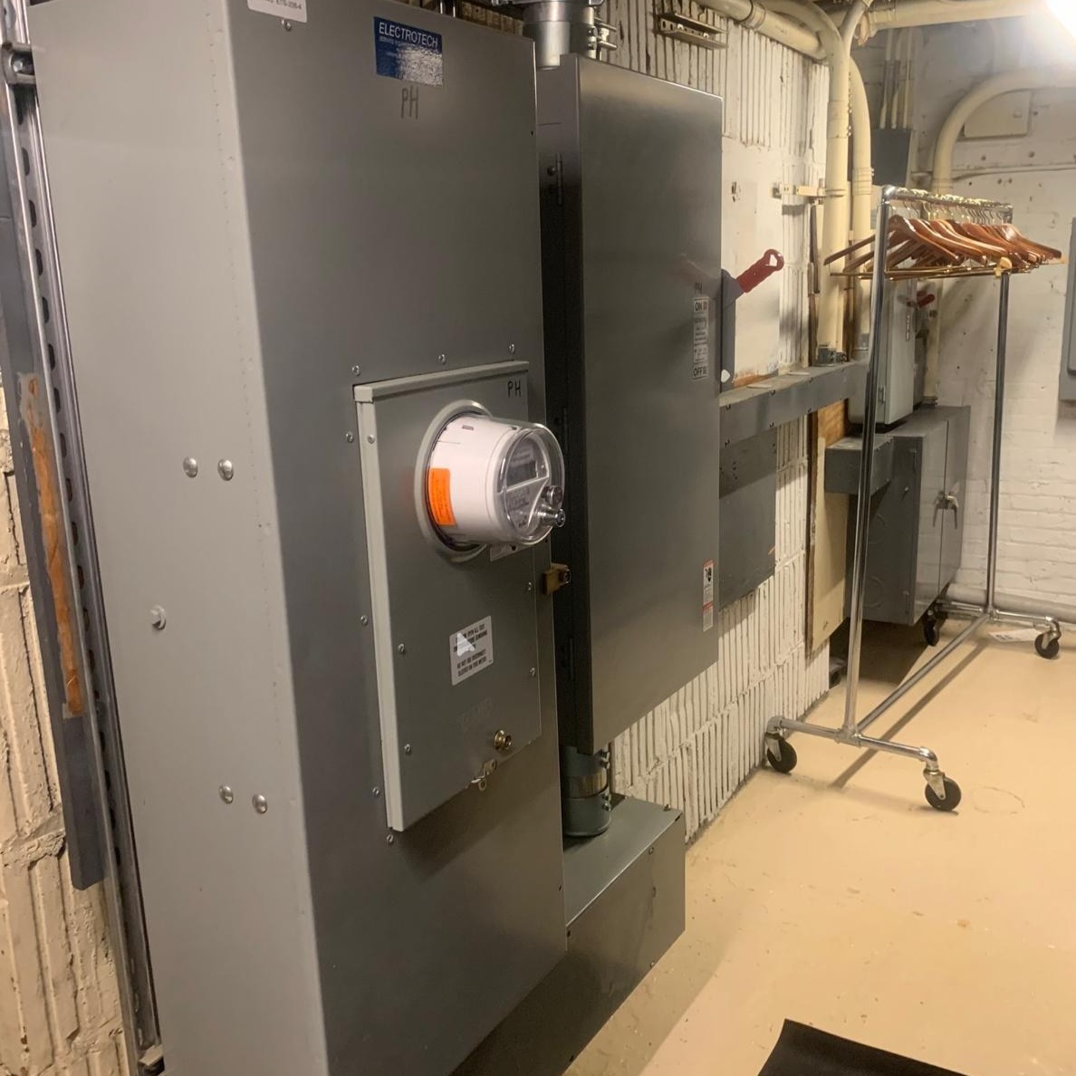 Electrical lighting project photo 49